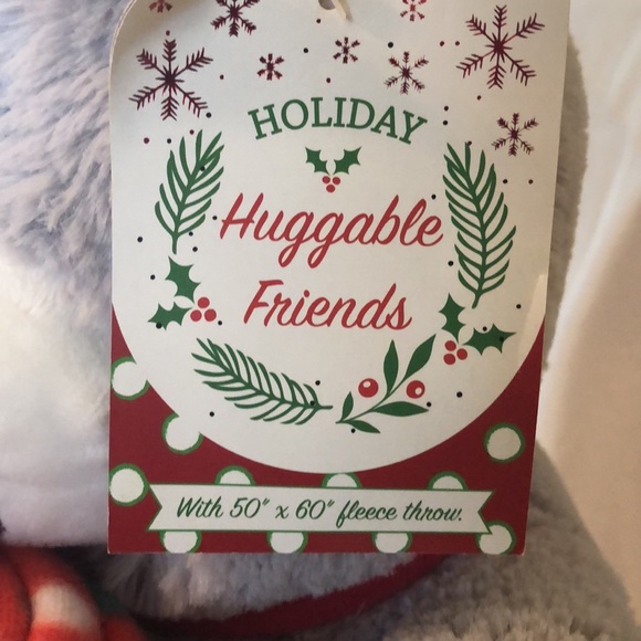 Silver one Huggable Friends with fleece throw - Picture 6 of 6